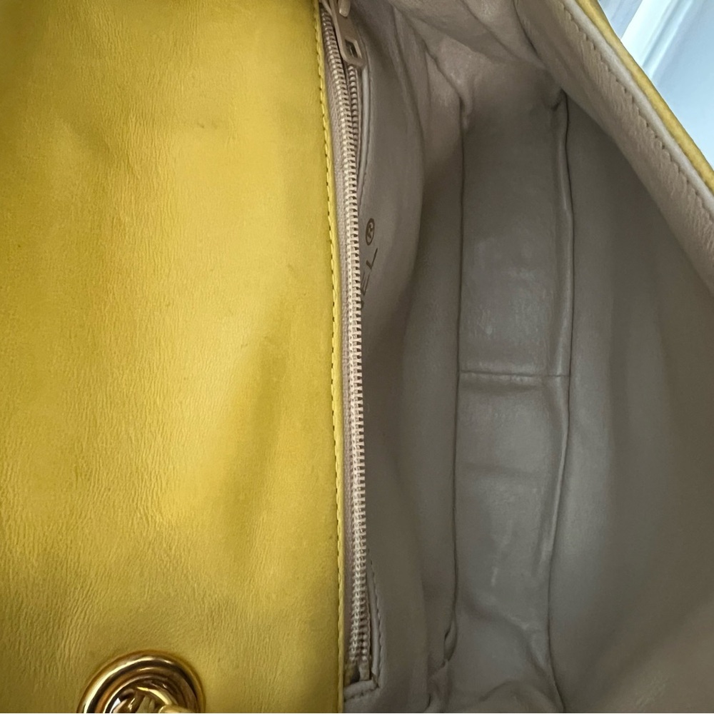 Yellow cute GUARANTEED AUTH CHANEL LAMBSKIN VINTAGE SHOULDER BAG - Picture 11 of 13